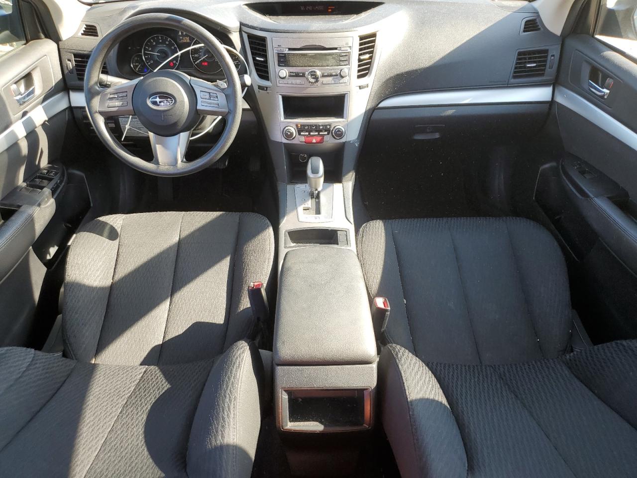 2010 Subaru Outback - Image 8