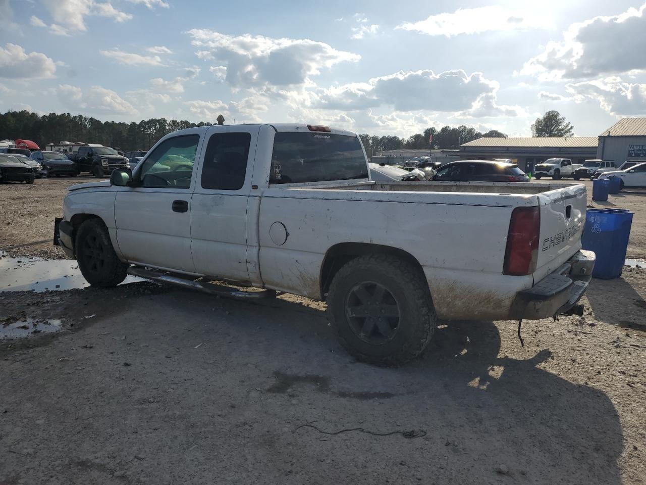 2005 Chevrolet Silverado - Image 2
