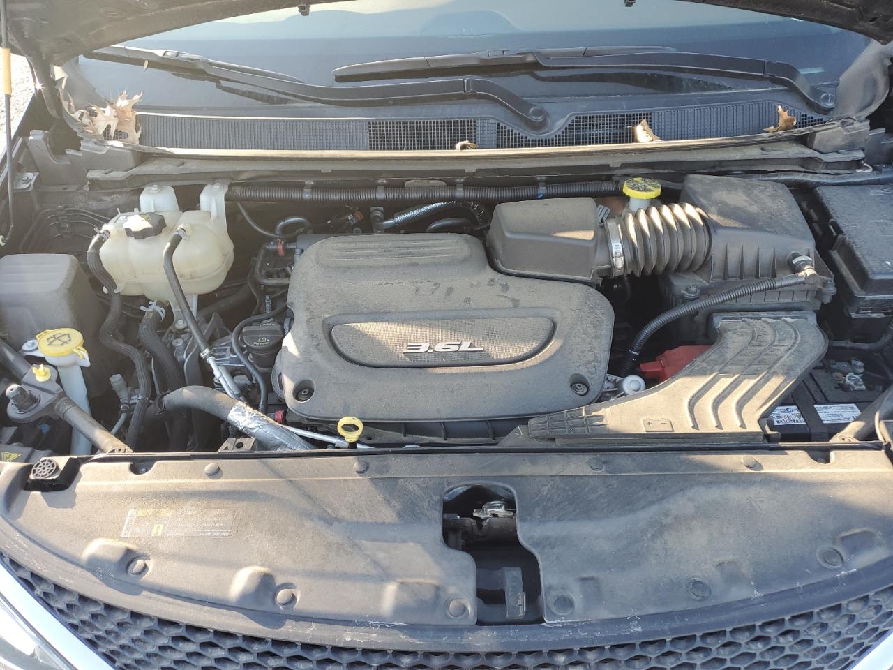 2017 Chrysler Pacifica - Image 12