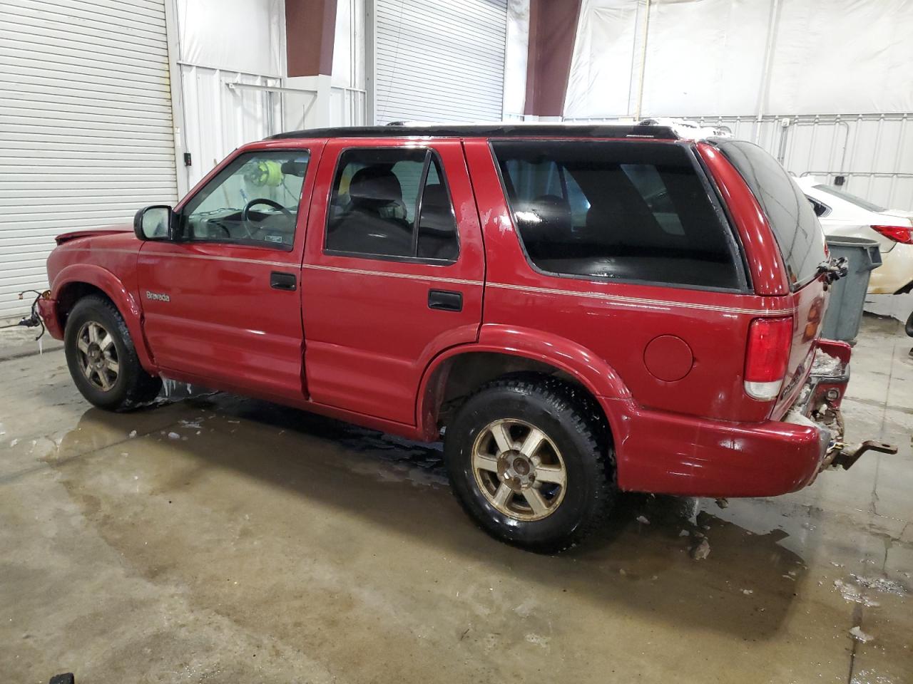 1999 Oldsmobile Bravada - Image 2