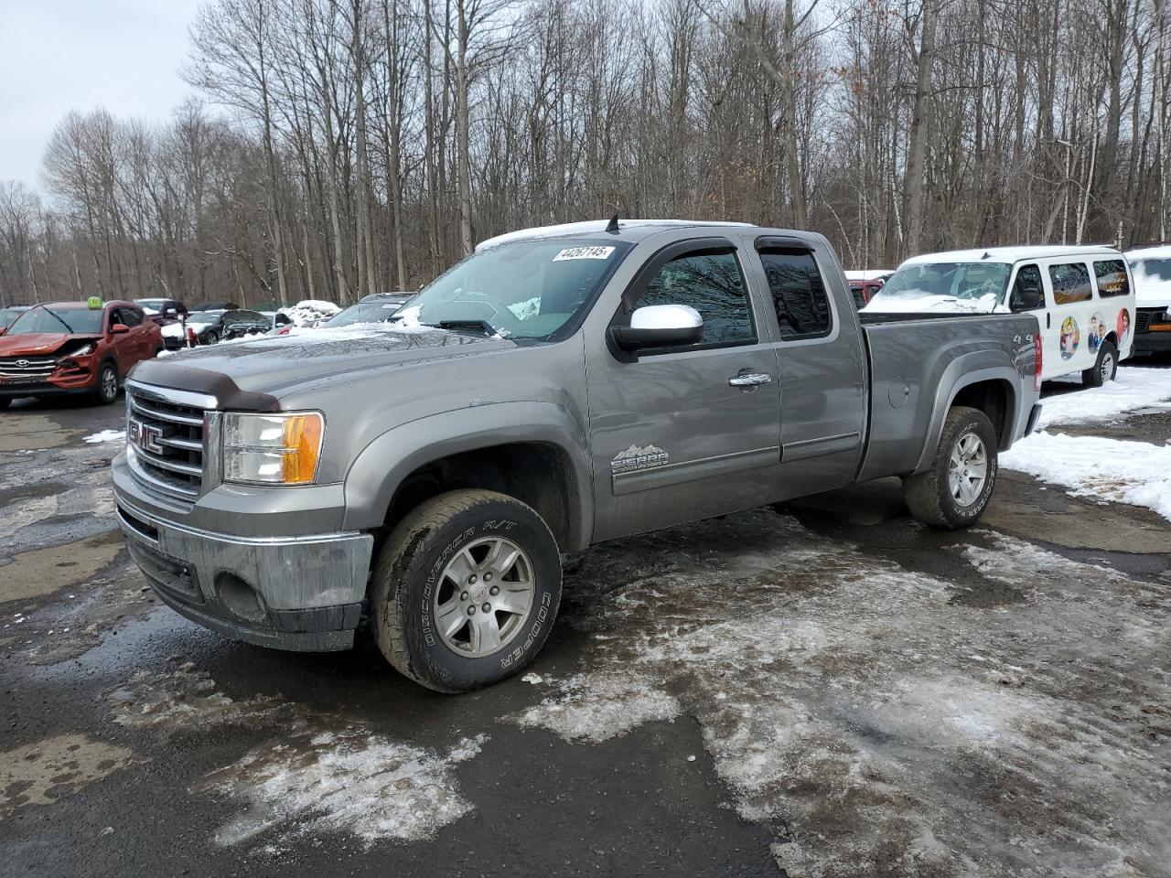 2013 Gmc Sierra K1500 Sl for Sale in East Granby, CT - Minor Dent/Scratches