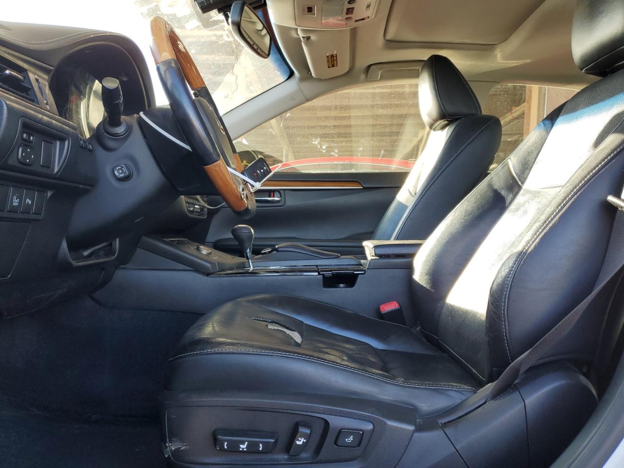 2014 Lexus ES - Image 7
