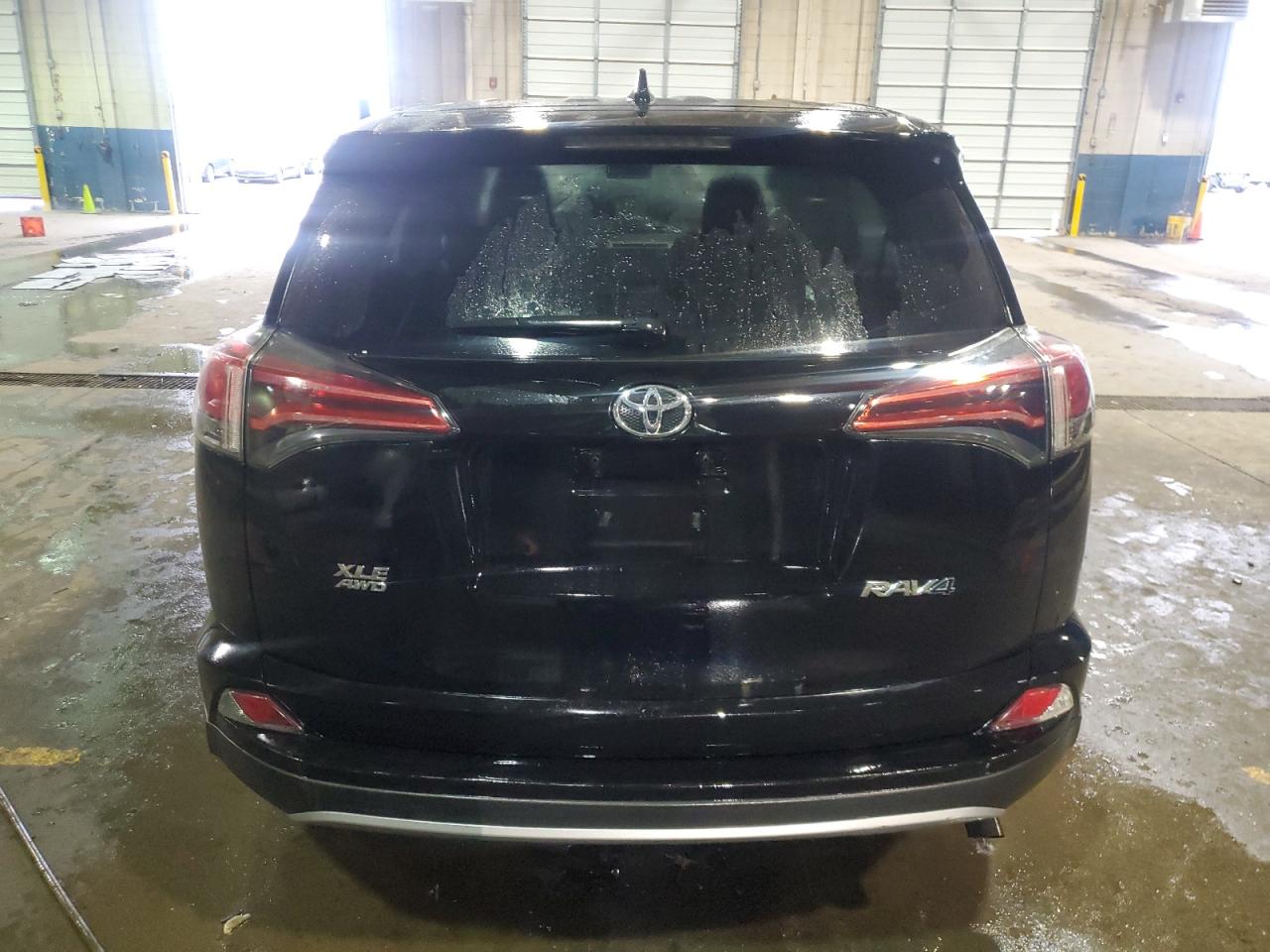 2018 Toyota RAV 4 - Image 6