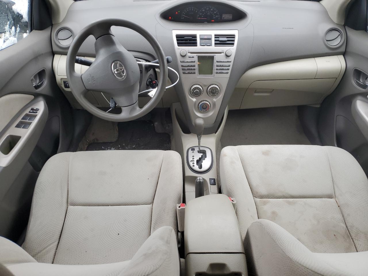 2010 Toyota Yaris - Image 8