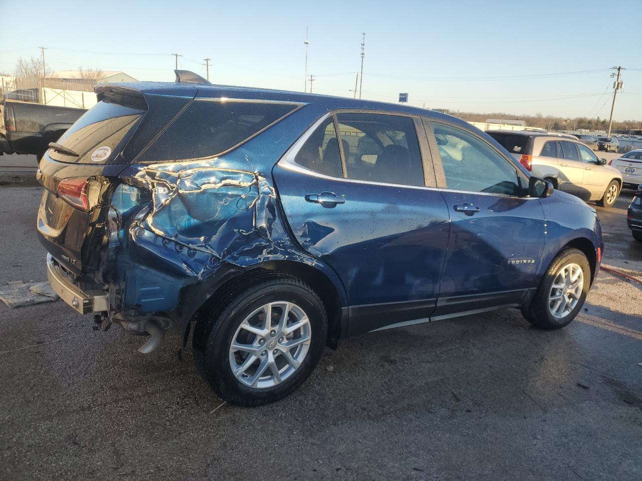 2023 Chevrolet Equinox - Image 3