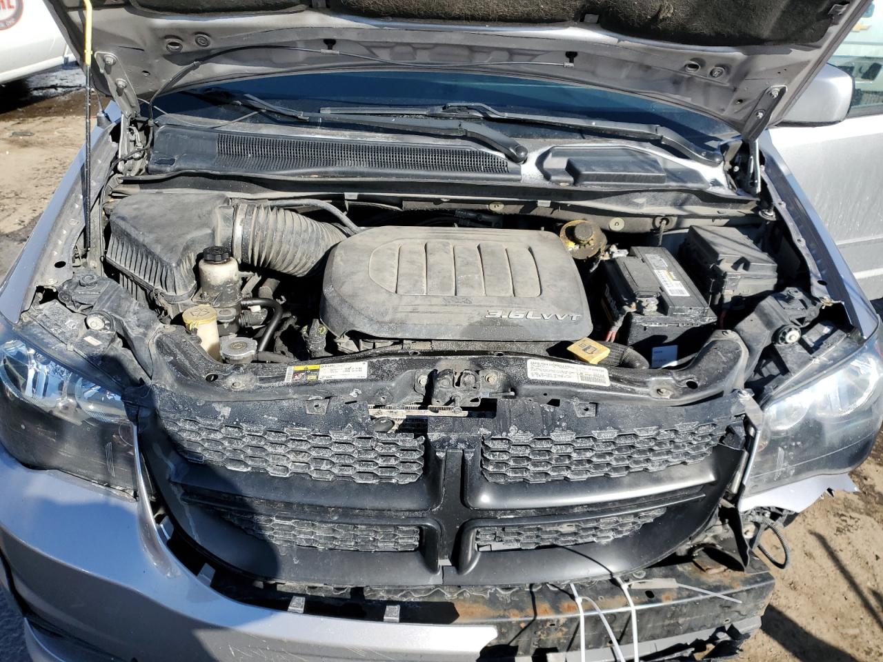 2017 Dodge Caravan - Image 12