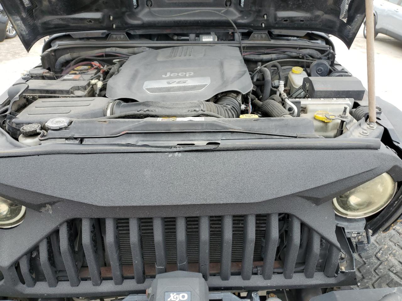 2015 Jeep Wrangler - Image 11