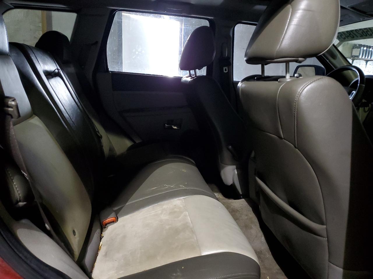 2010 Jeep Grand Cherokee - Image 10