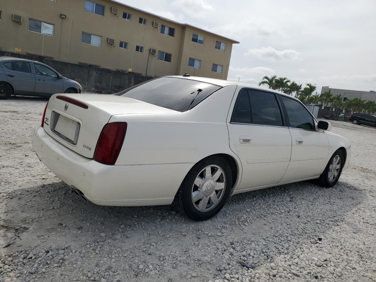 2003 Cadillac De Ville - Image 3