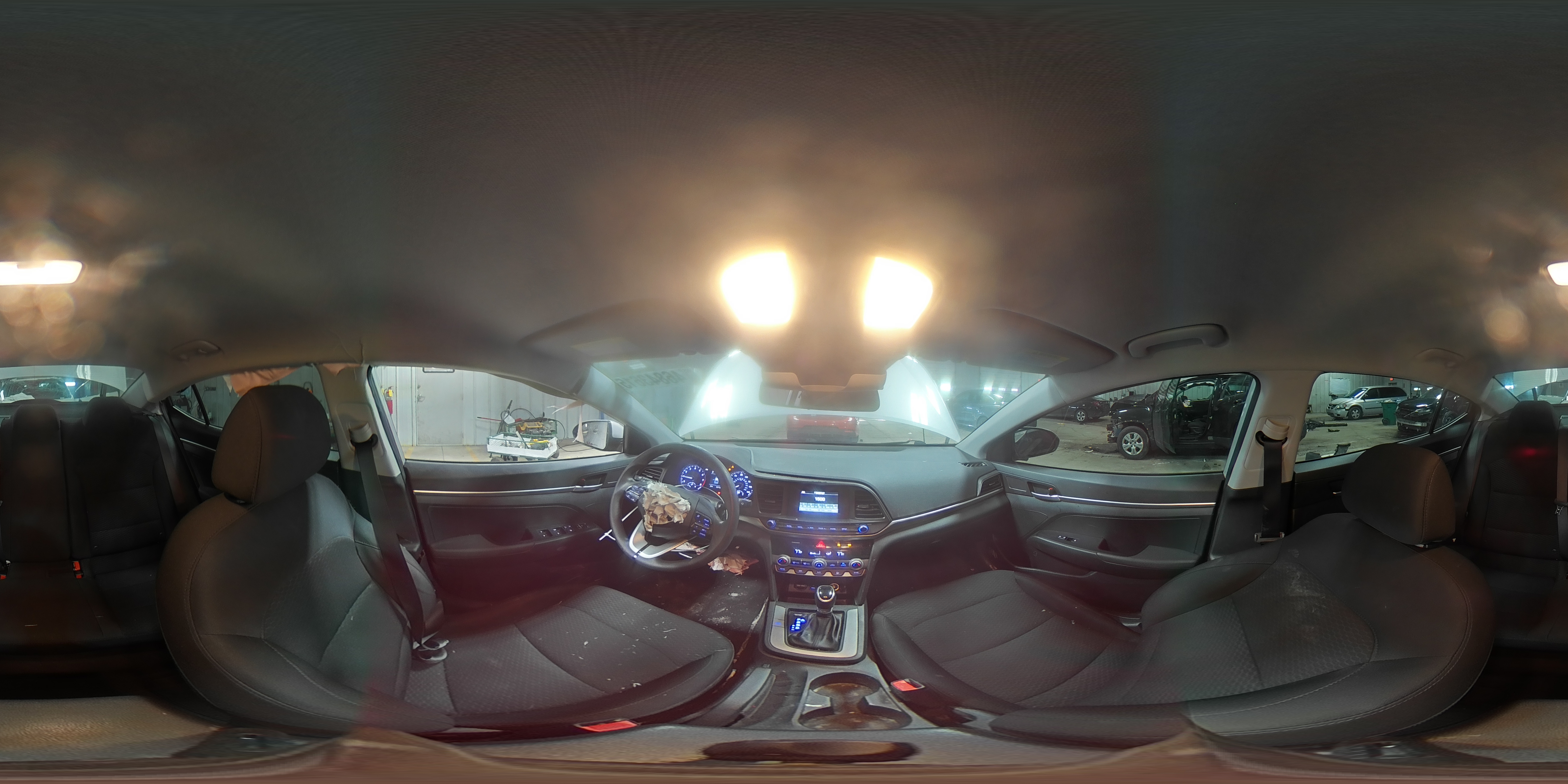 2020 Hyundai Elantra - Image 13