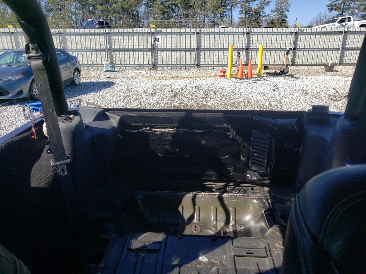 2015 Jeep Wrangler - Image 10