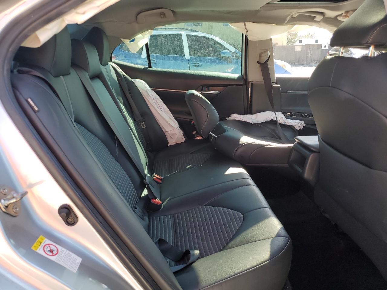2019 Toyota Camry - Image 10