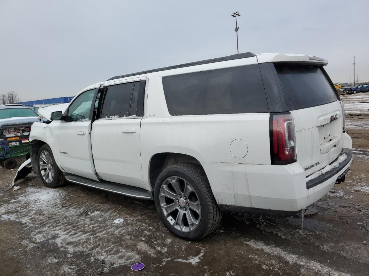 2016 GMC Yukon - Image 2