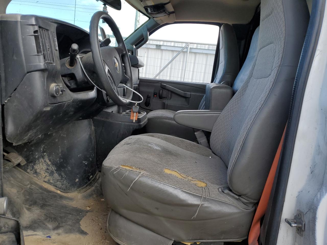 2016 Chevrolet Express - Image 7