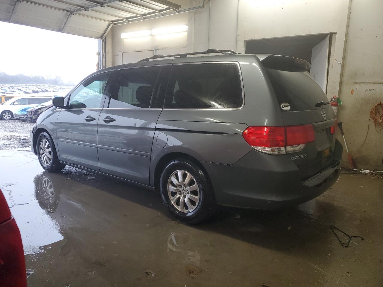 2008 Honda Odyssey - Image 2