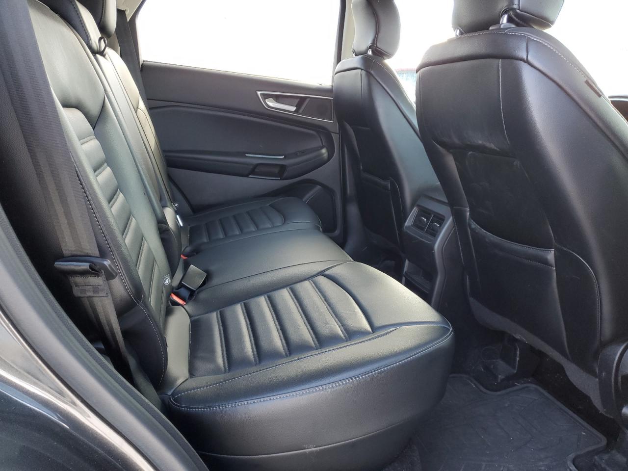 2016 Ford Edge - Image 11