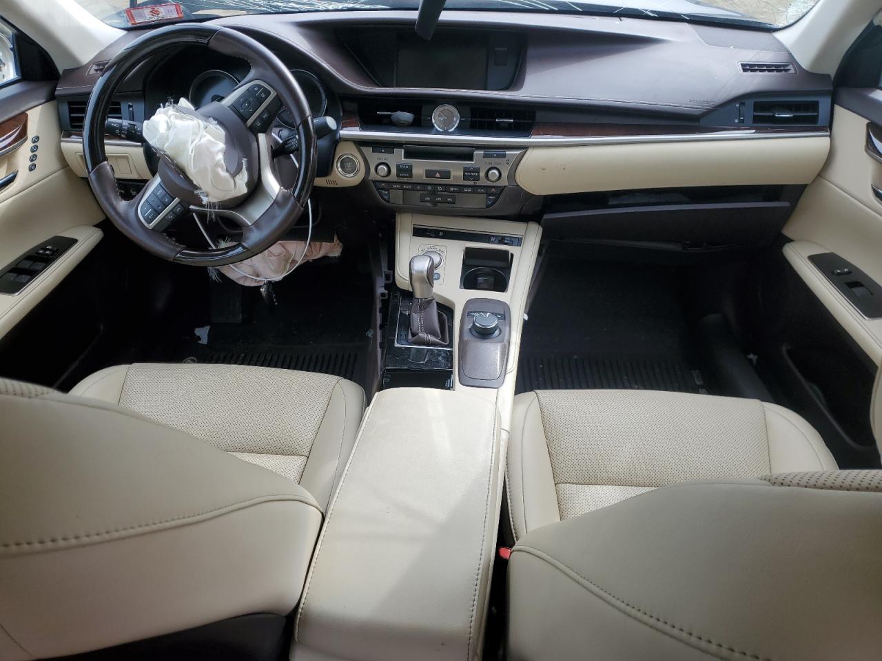2017 Lexus ES - Image 8