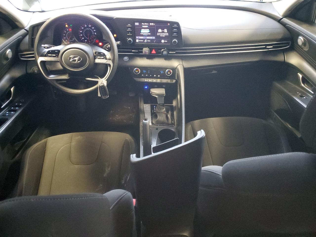 2021 Hyundai Elantra - Image 8