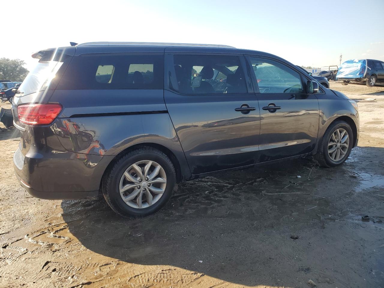 2020 Kia Sedona - Image 3