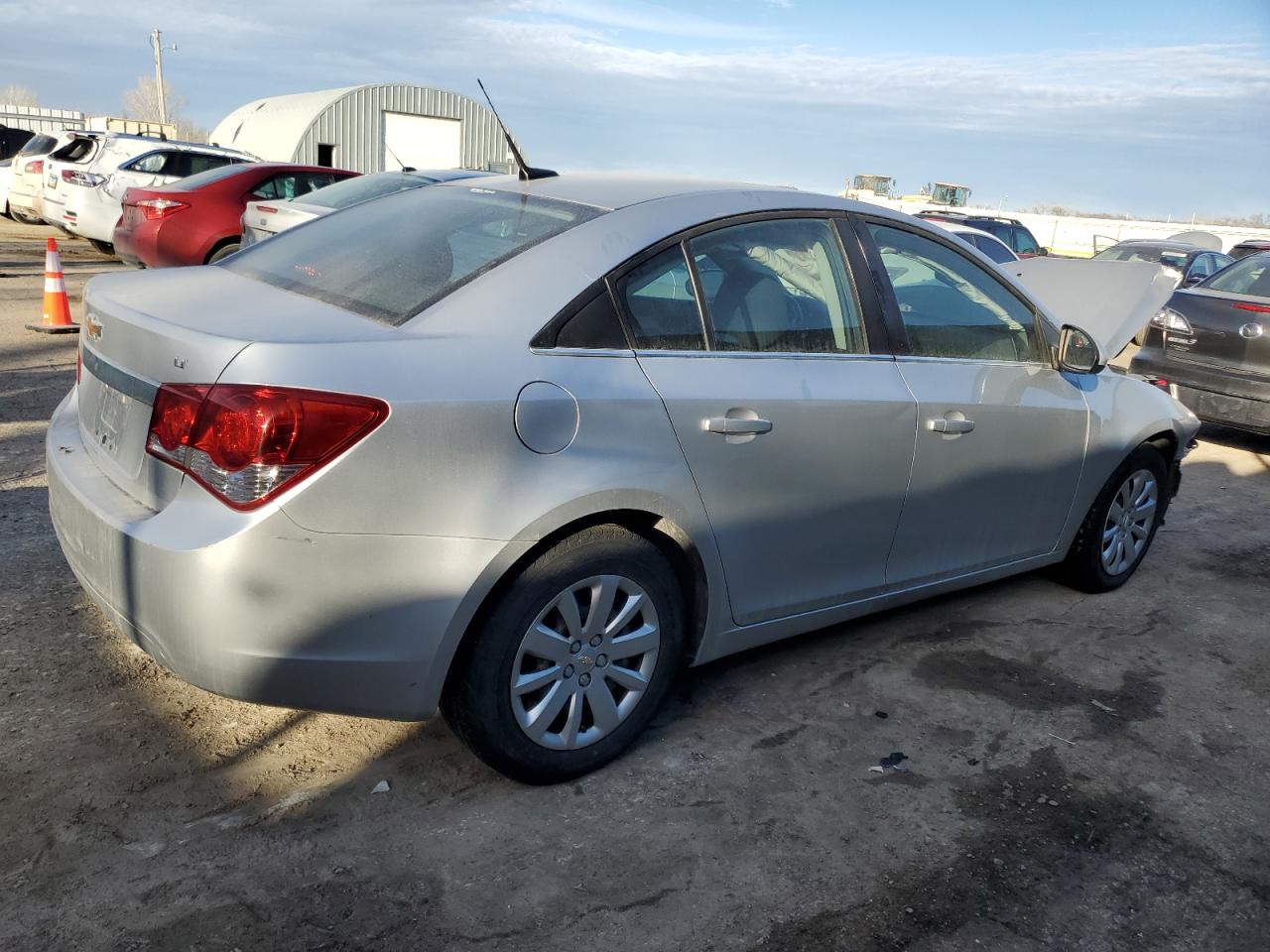 2011 Chevrolet Cruze - Image 3