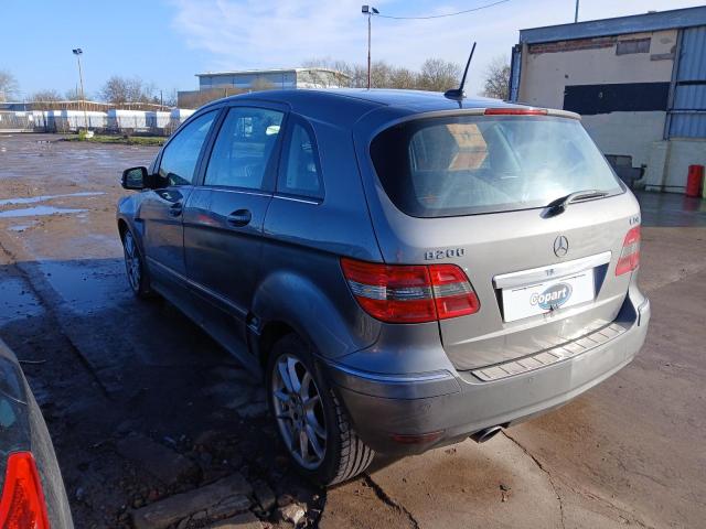 2010 MERCEDES BENZ B200 SPORT