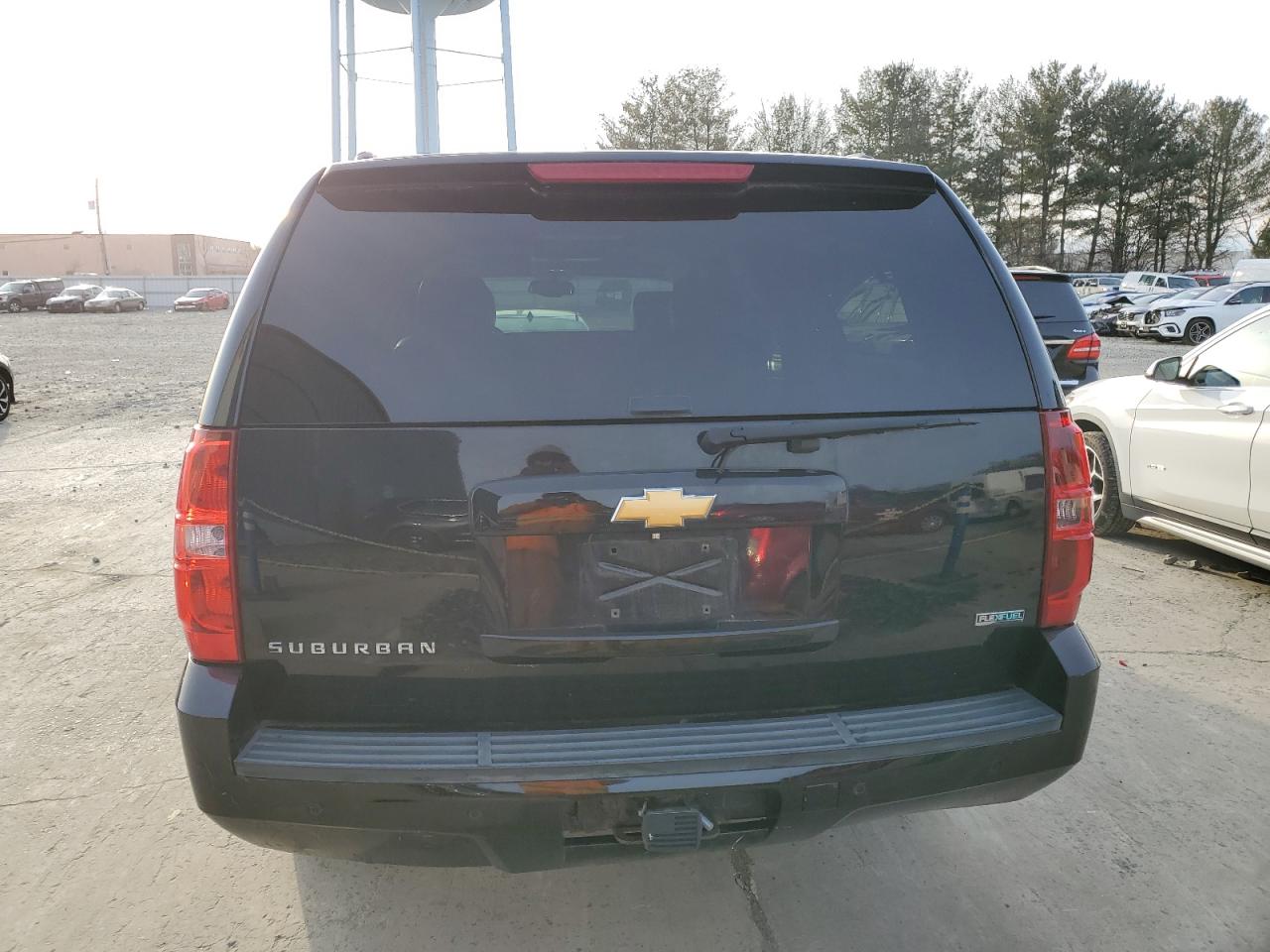 2012 Chevrolet Suburban - Image 6