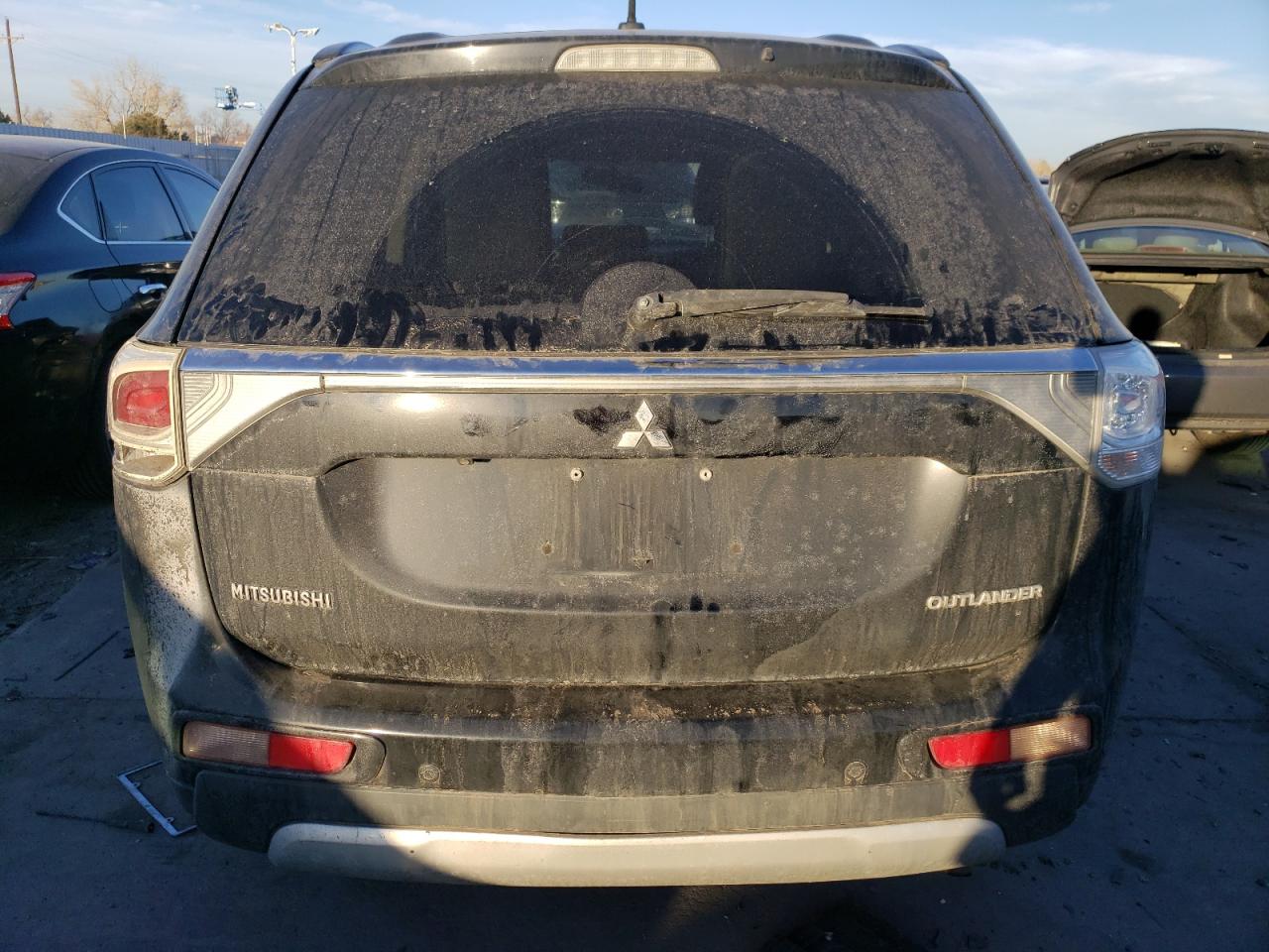 2015 Mitsubishi Outlander - Image 6