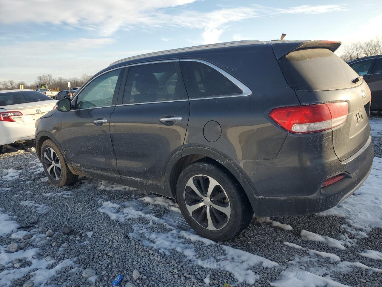 2016 Kia Sorento - Image 2
