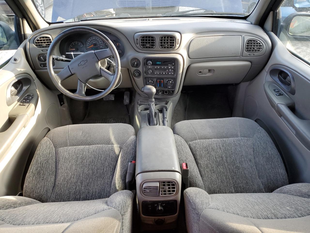 2003 Chevrolet TrailBlazer - Image 8