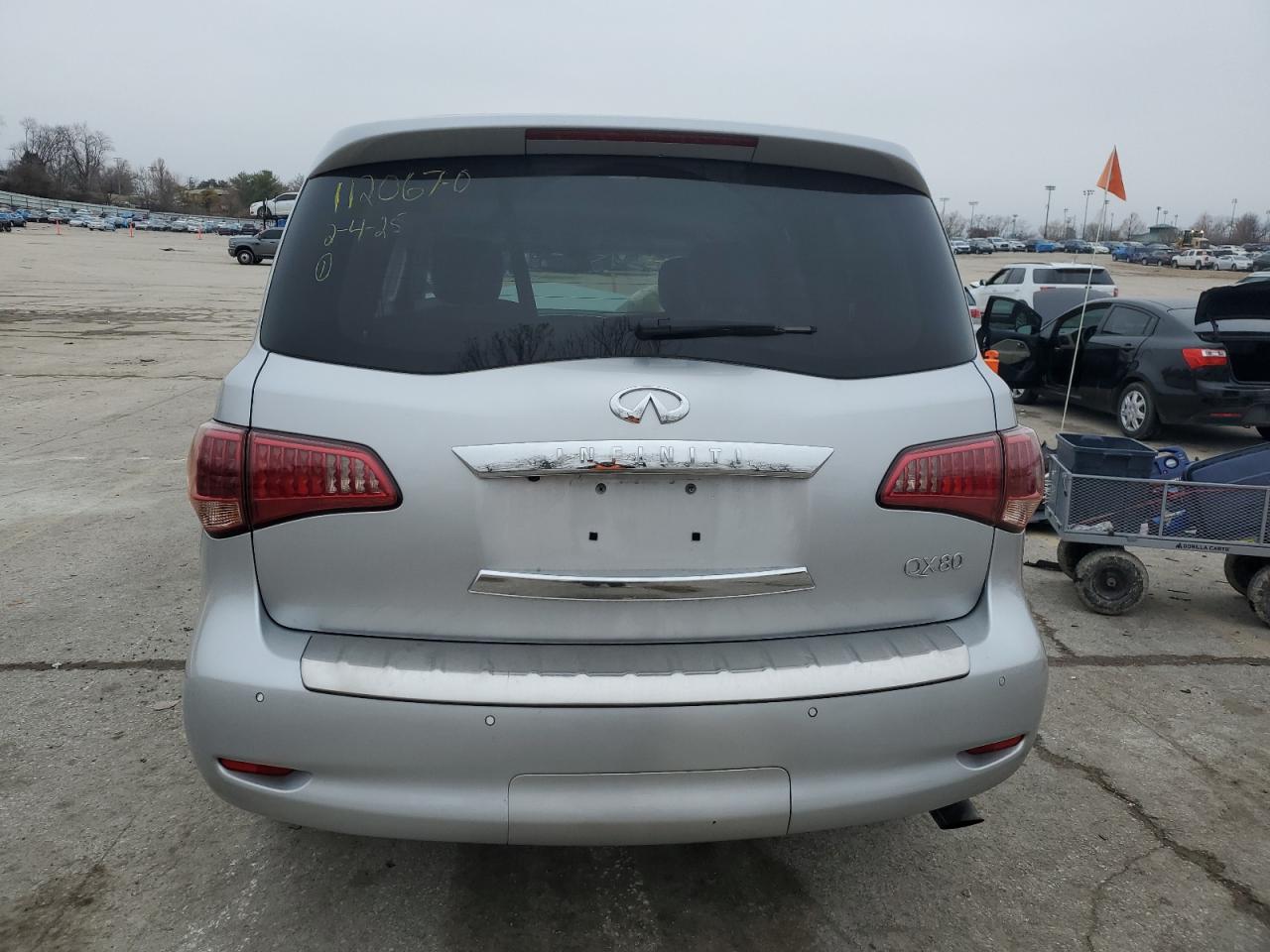 2016 Infiniti QX80 - Image 6