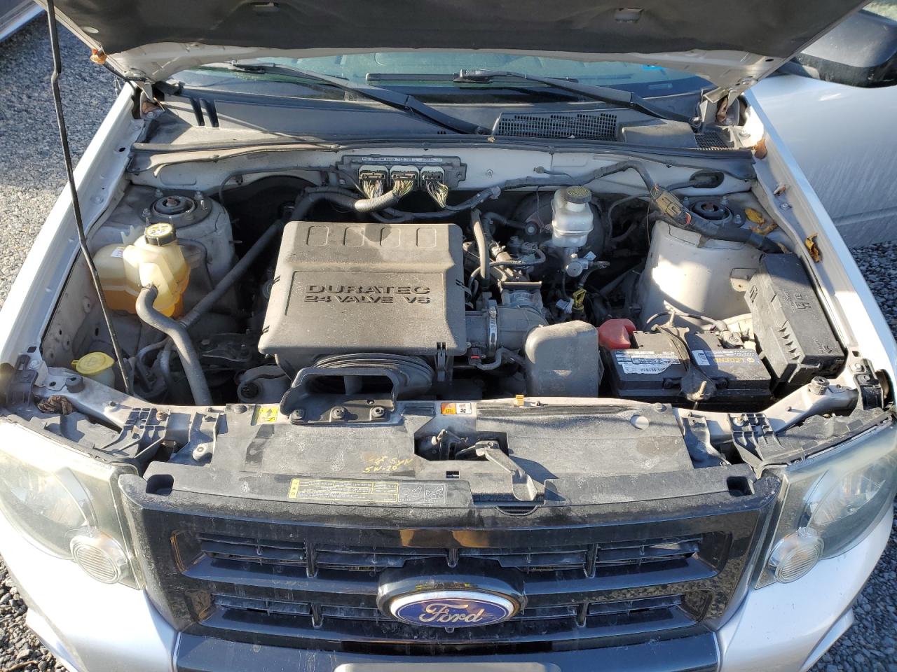 2010 Ford Escape - Image 12