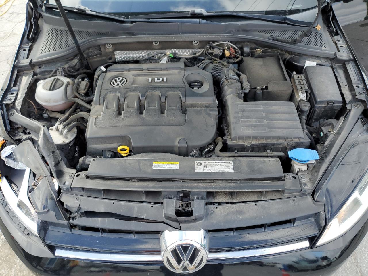 2015 Volkswagen Golf - Image 14