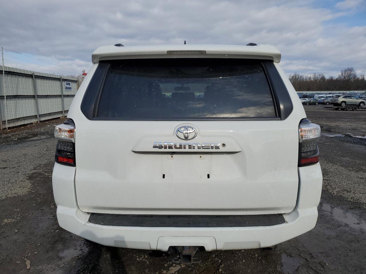2019 Toyota 4Runner - Image 6