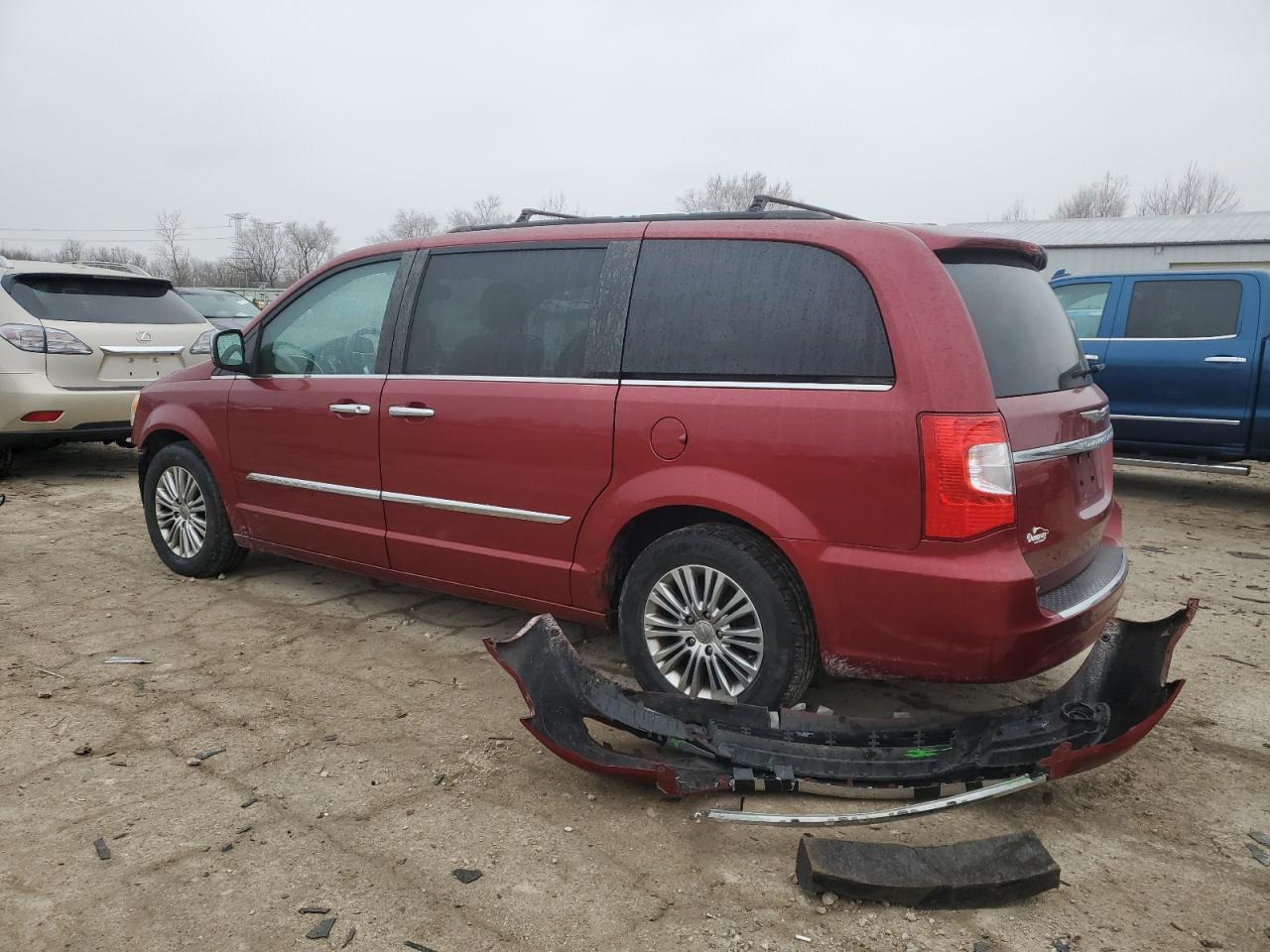 2013 Chrysler Town & Country - Image 2