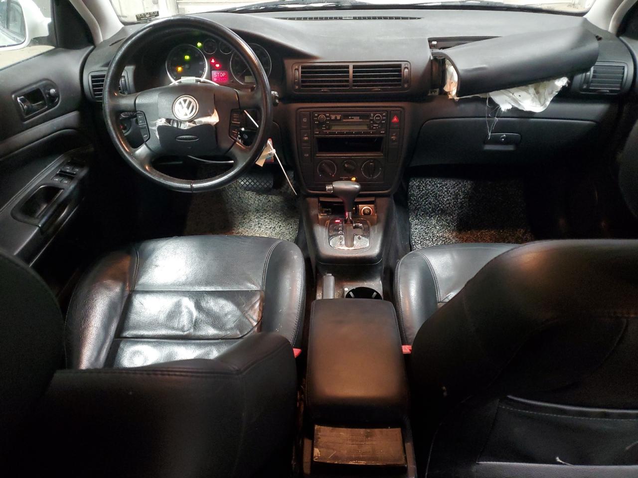 2002 Volkswagen Passat - Image 8