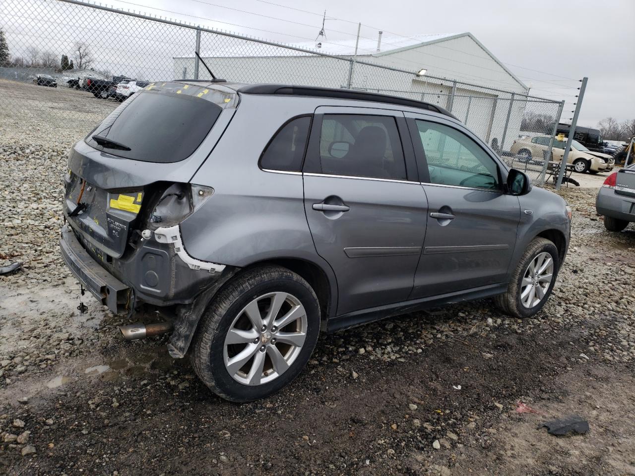 2015 Mitsubishi Outlander - Image 3