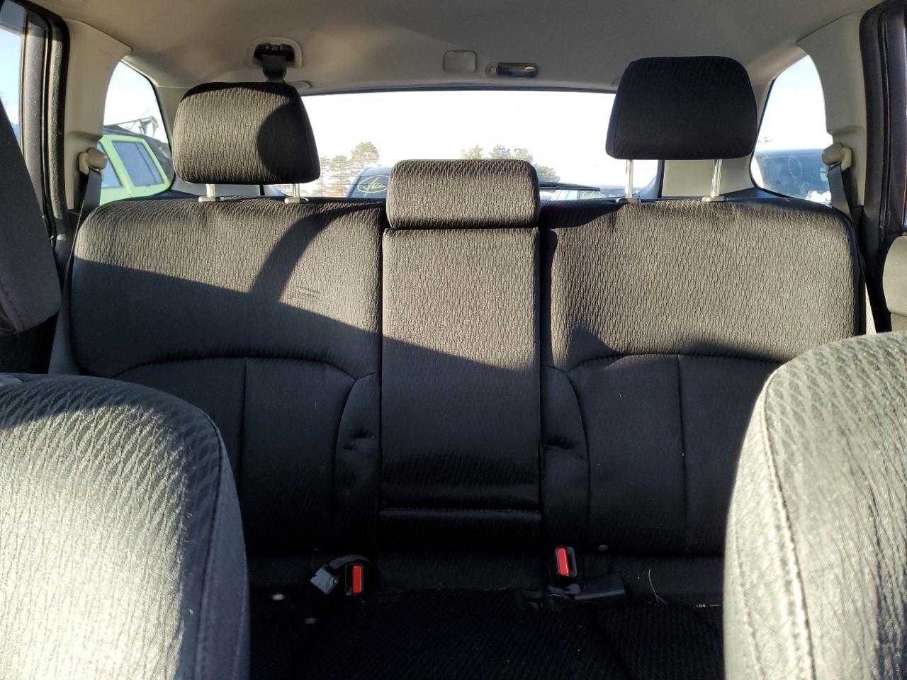 2010 Subaru Outback - Image 10
