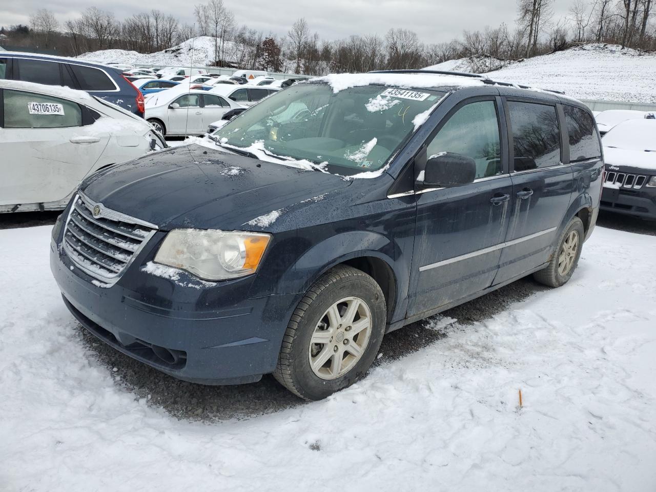 2009 Chrysler Town & Country - Image 1