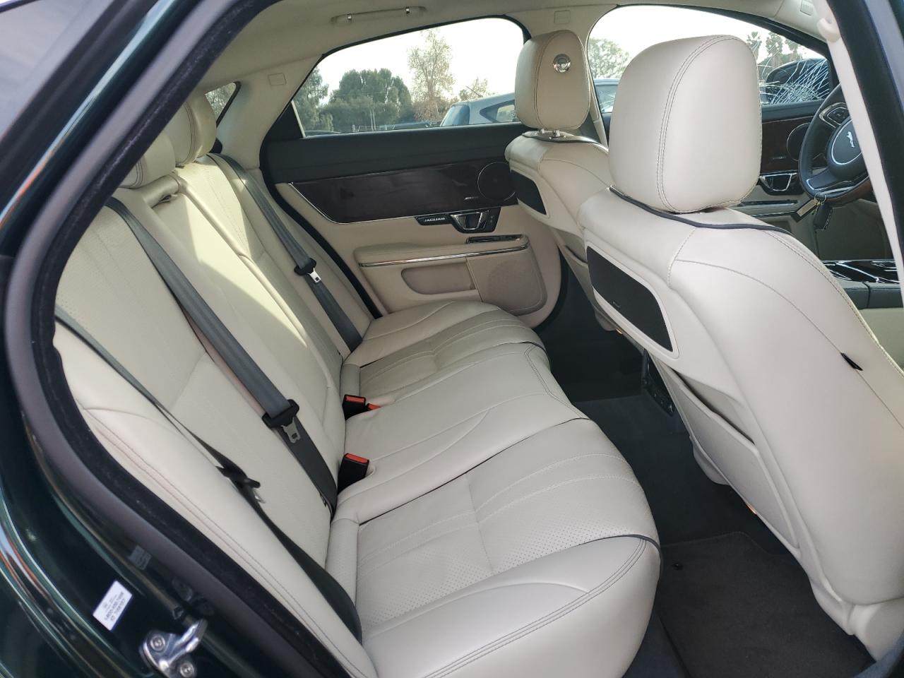 2019 Jaguar XJ - Image 10