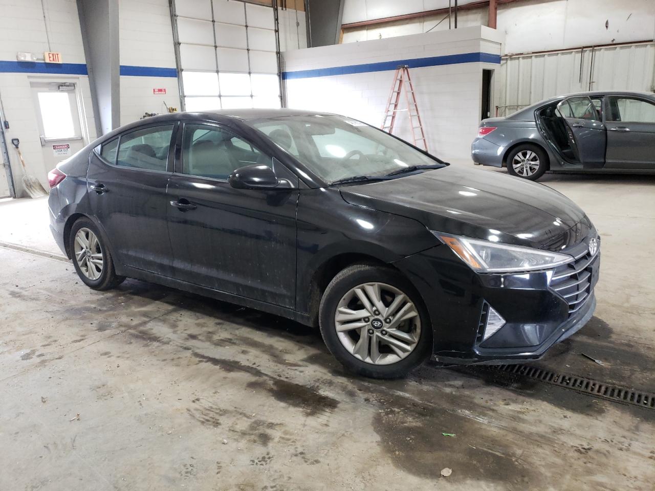 2019 Hyundai Elantra - Image 4