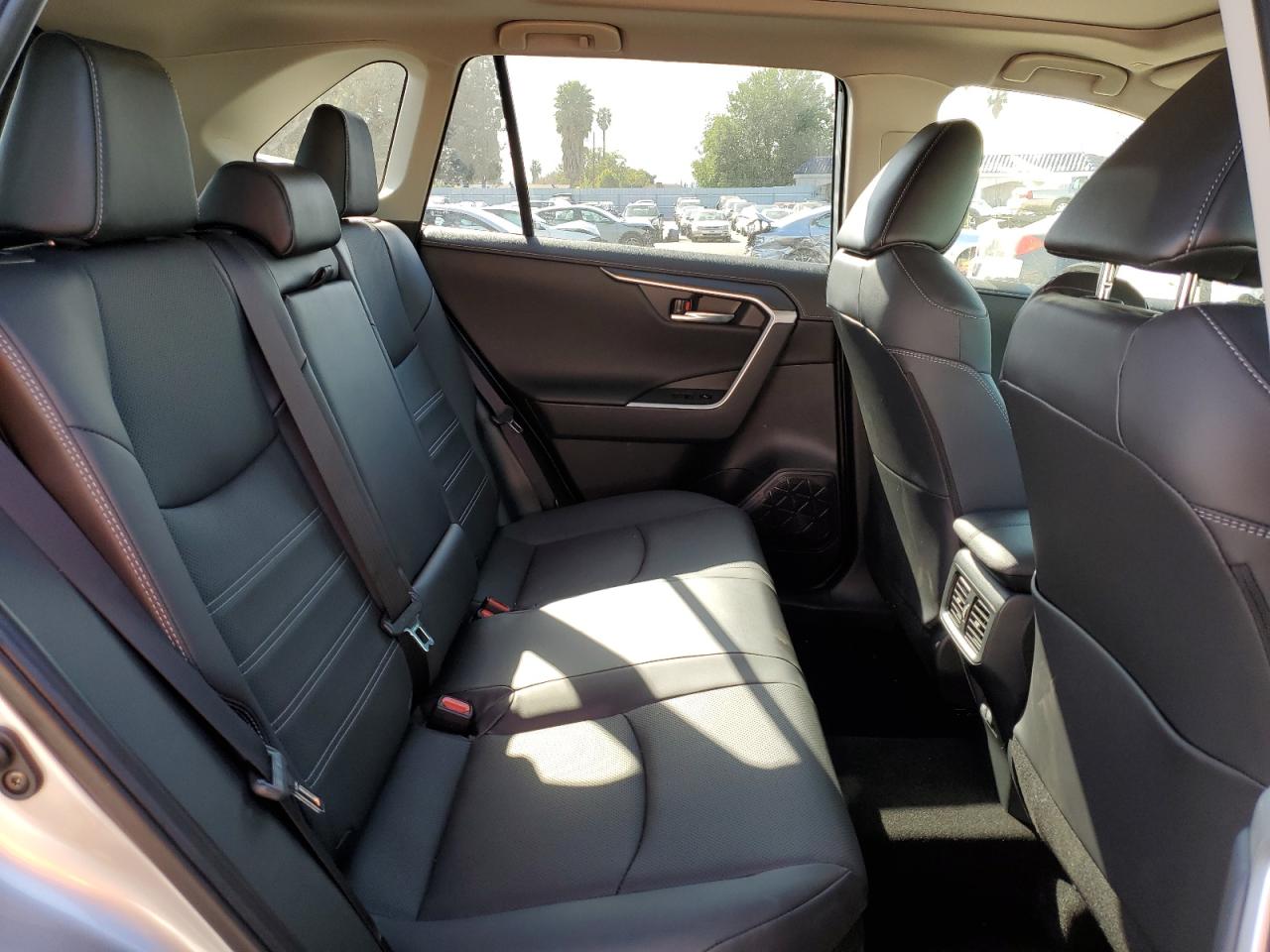 2024 Toyota RAV 4 - Image 11