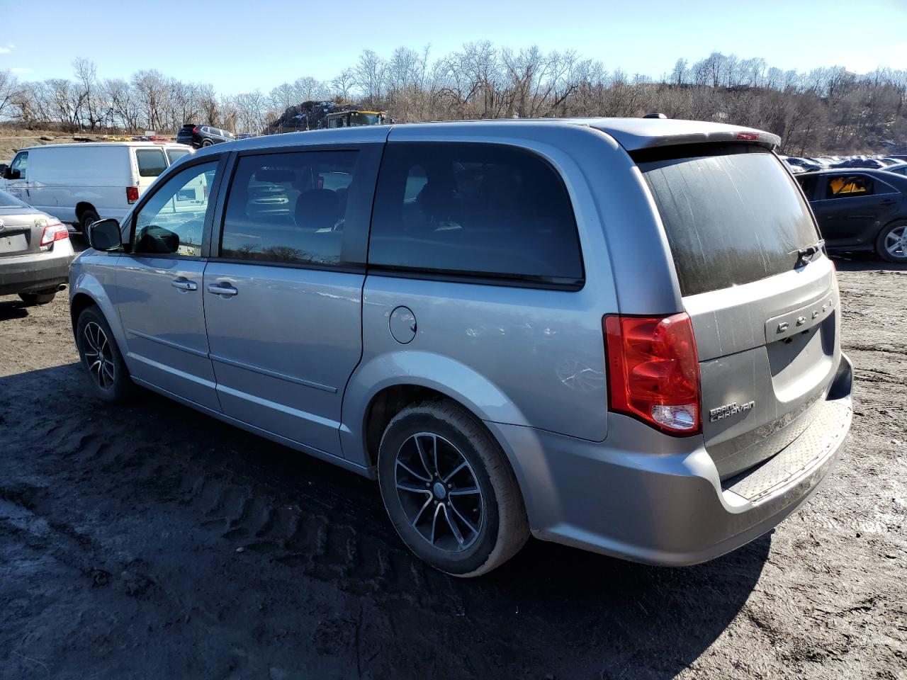 2017 Dodge Caravan - Image 2