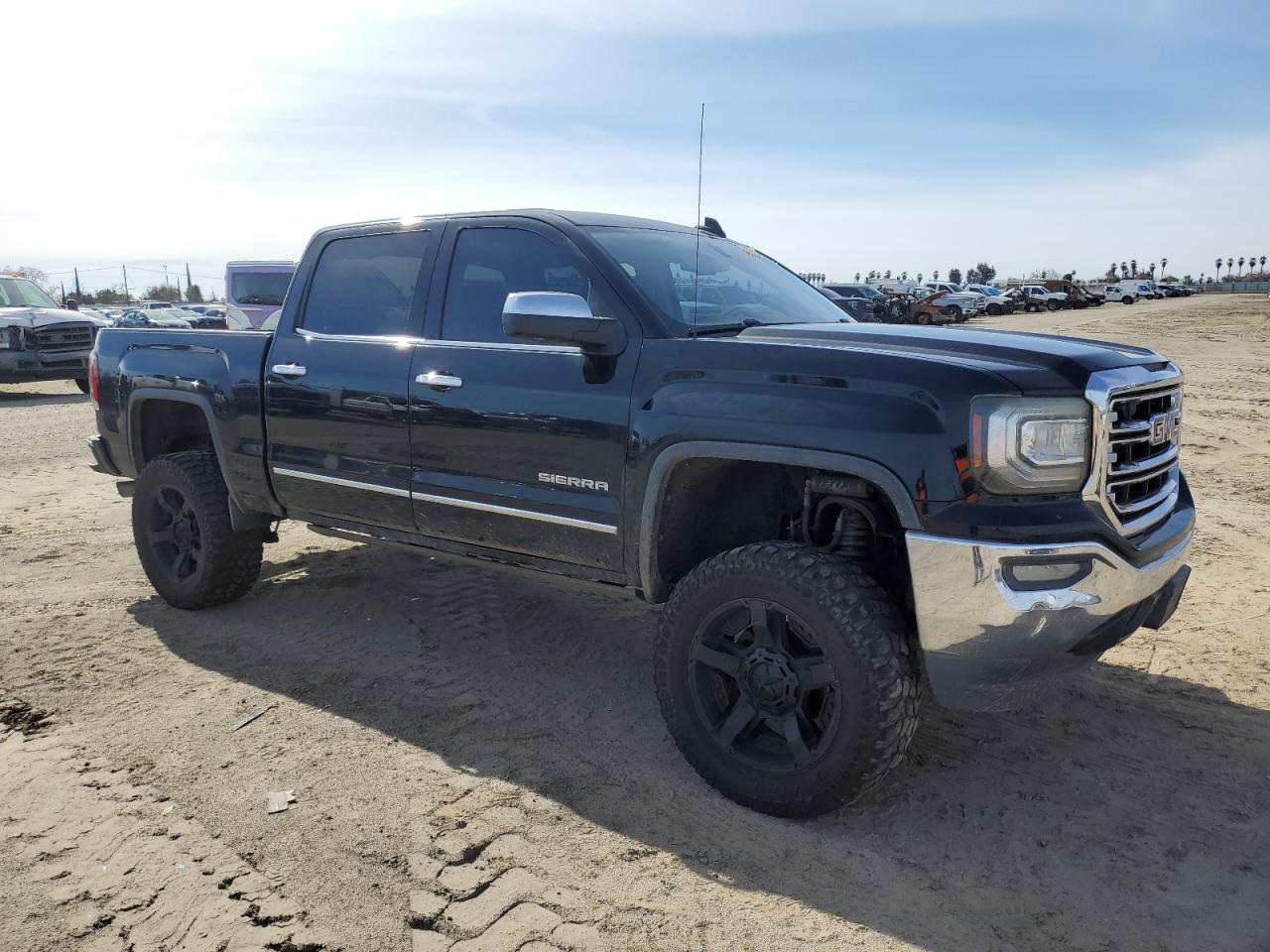 2017 GMC Sierra - Image 4
