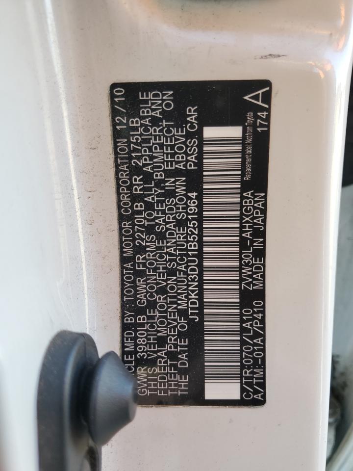 2011 Toyota Prius - Image 12
