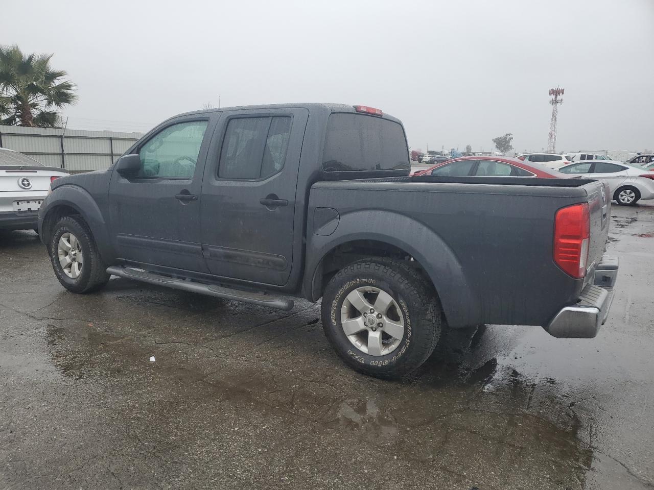 2012 Nissan Navara (Frontier) - Image 2