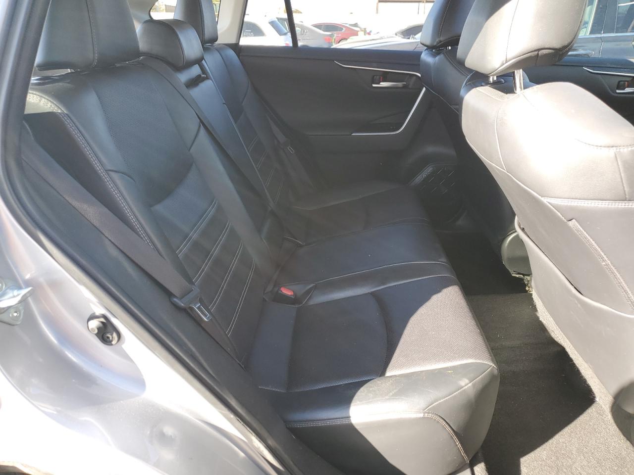 2019 Toyota RAV 4 - Image 11