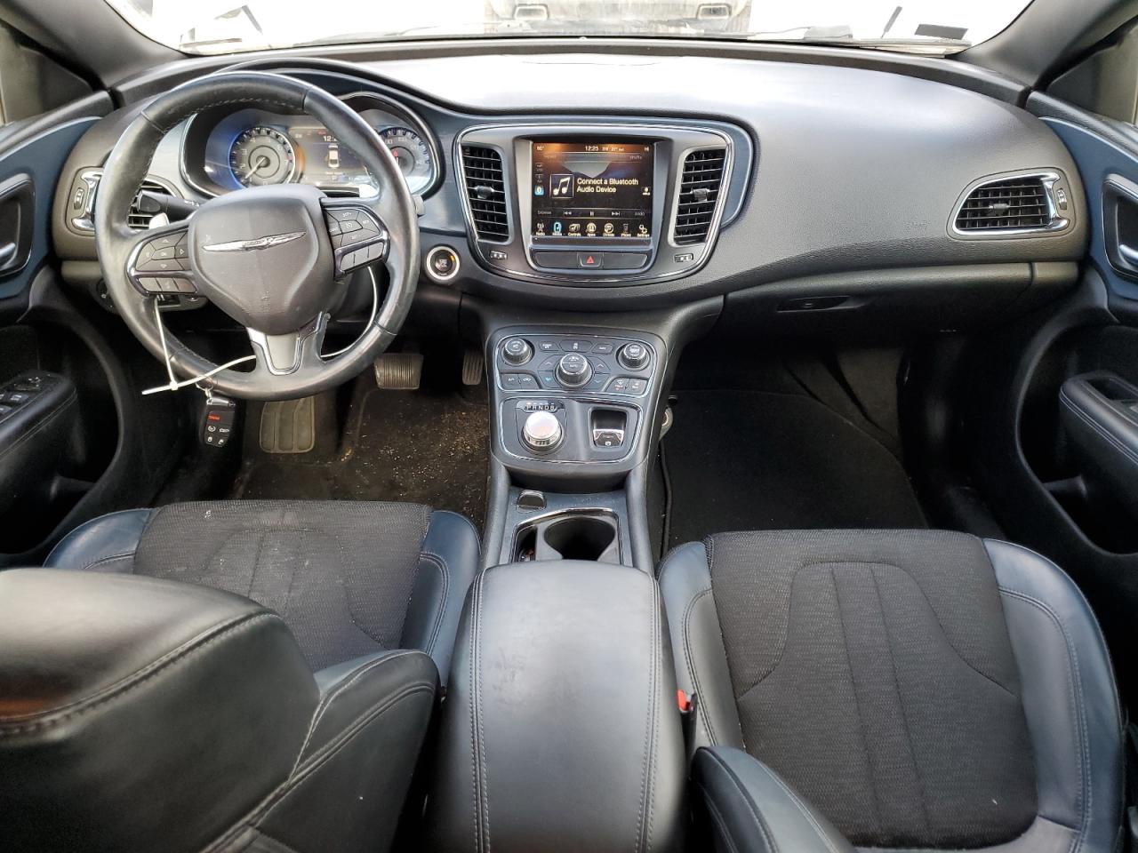 2016 Chrysler 200 - Image 8