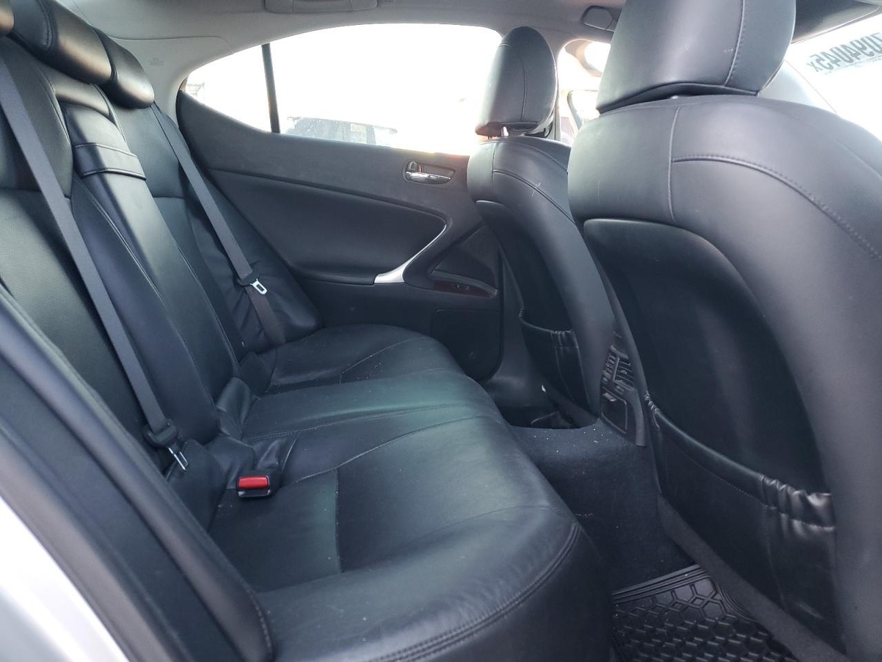 2008 Lexus IS - Image 10