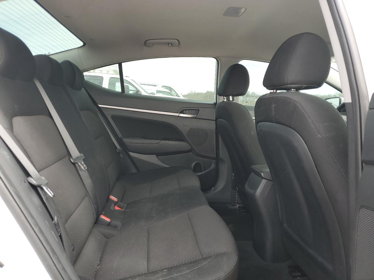 2020 Hyundai Elantra - Image 10