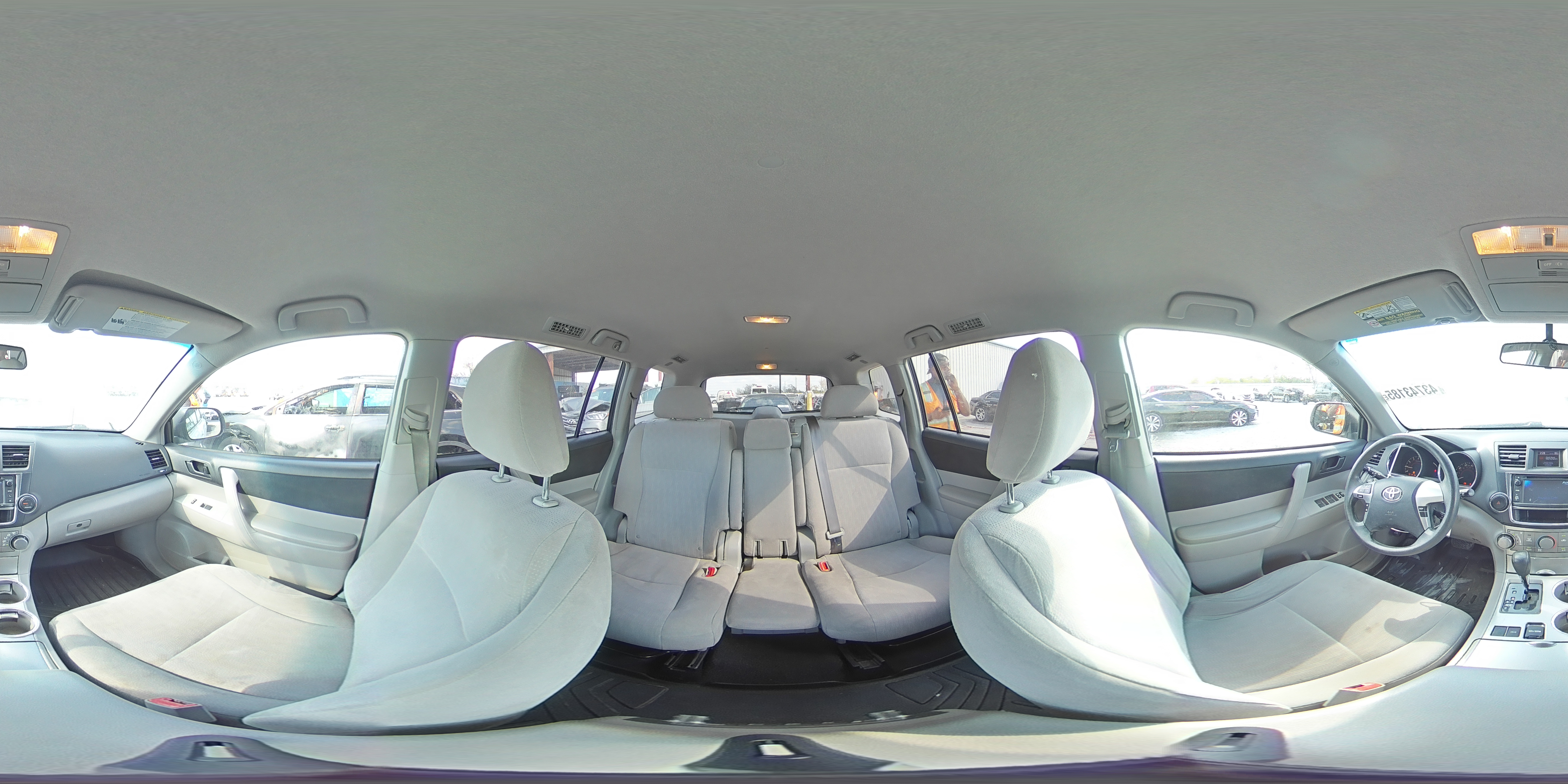 2013 Toyota Highlander - Image 16